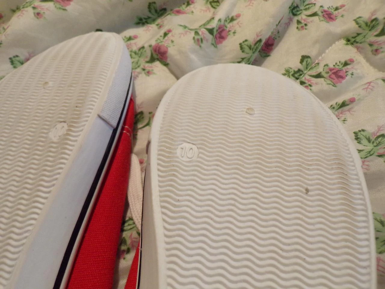 Sapatos vermelhos de lona tamanho 40 novos – photo 5